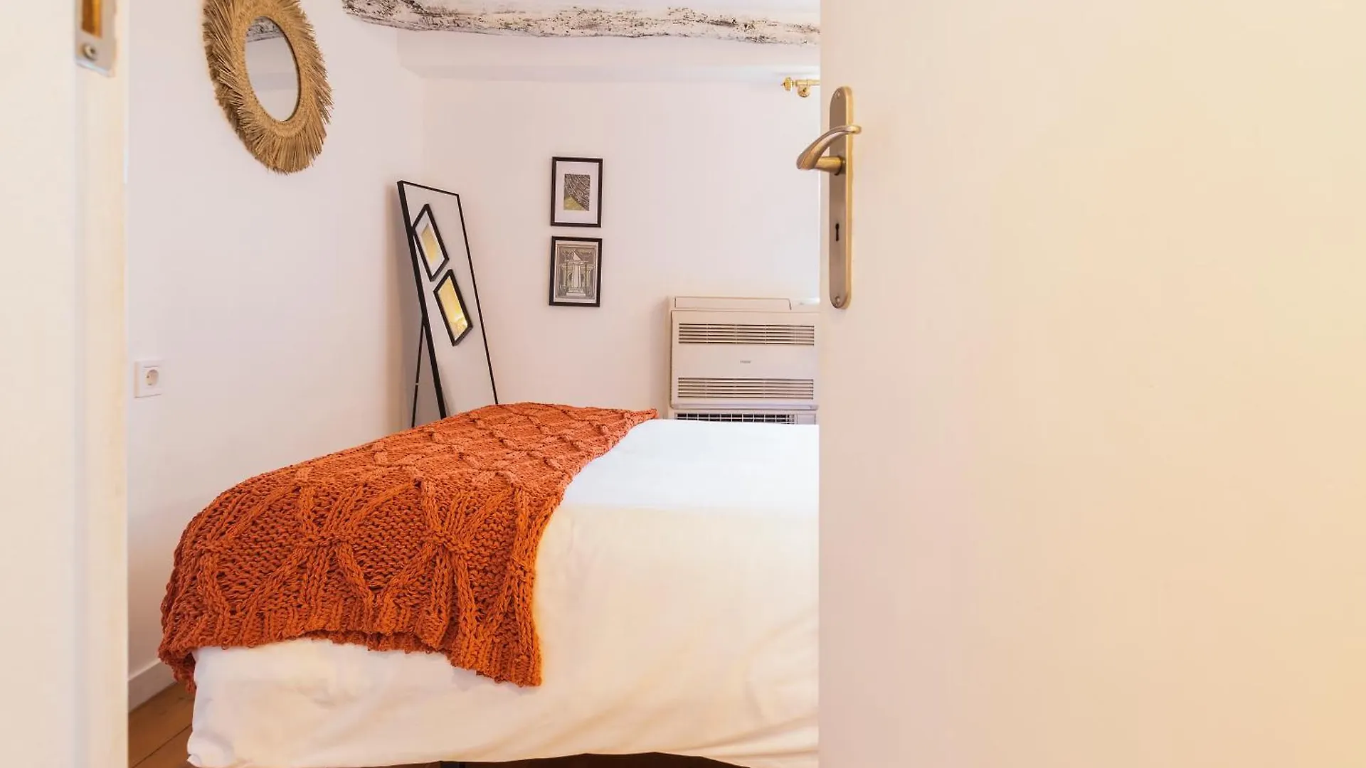 Delightful & Quirky With River Views Lisbon
